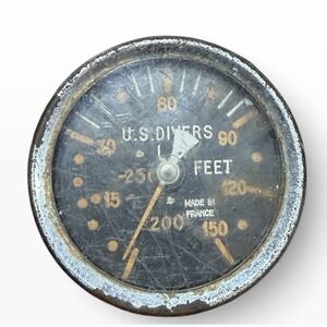 US DIVERS WRIST TYPE DEPTH GAUGE - MADE IN FRANCE by LA SPIROTECHNIQUE 60s